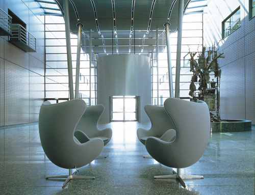 阿纳·雅格布森 Arne Jacobsen 蛋型椅 Egg Chair